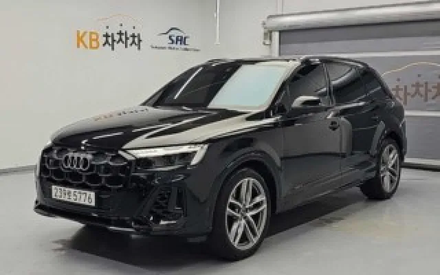 아우디 Q7 (4M) 55 TFSI 콰트로 프리미엄 2025/01 27,677km 매물 사진