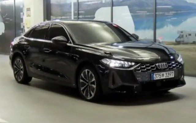 아우디 A5 (B10) 40 TFSI 콰트로 어드밴스드 2025/12 9,010km 매물 사진