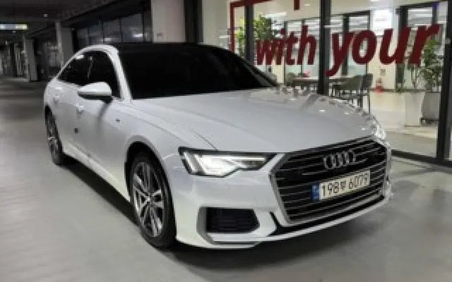 아우디 A6 (C8) 45 TFSI 프리미엄 2022/12 51,909km 매물 사진