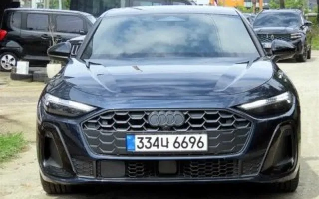 아우디 A5 (B10) 45 TFSI 콰트로 S-라인? 2026/05 5,175km 매물 사진