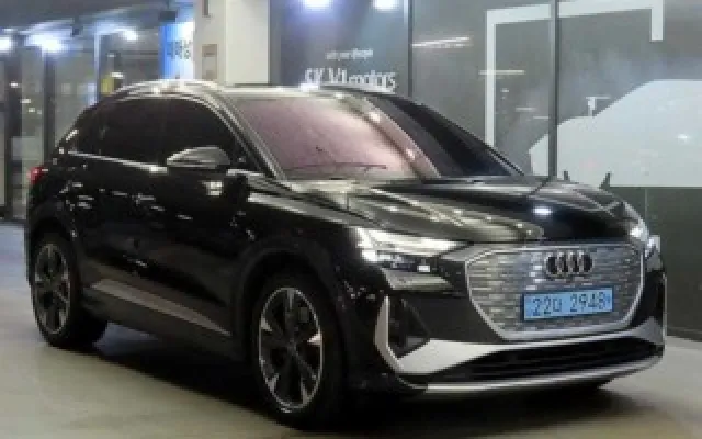아우디 Q4 e-트론 40 프리미엄 2022/10 58,596km 매물 사진