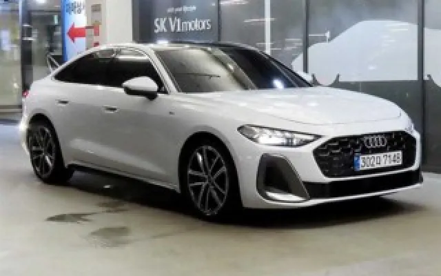 아우디 A5 (B10) 40 TFSI 콰트로 S-라인 2025/11 2,787km 매물 사진