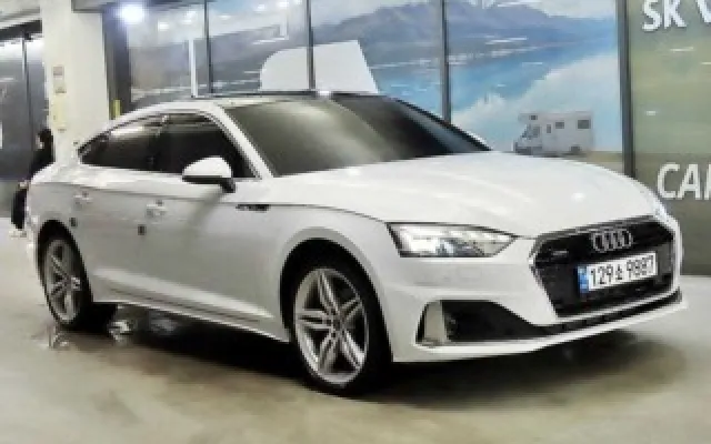 아우디 A5 (F5) 40 TFSI 콰트로 스포트백 2025/02 28,912km 매물 사진